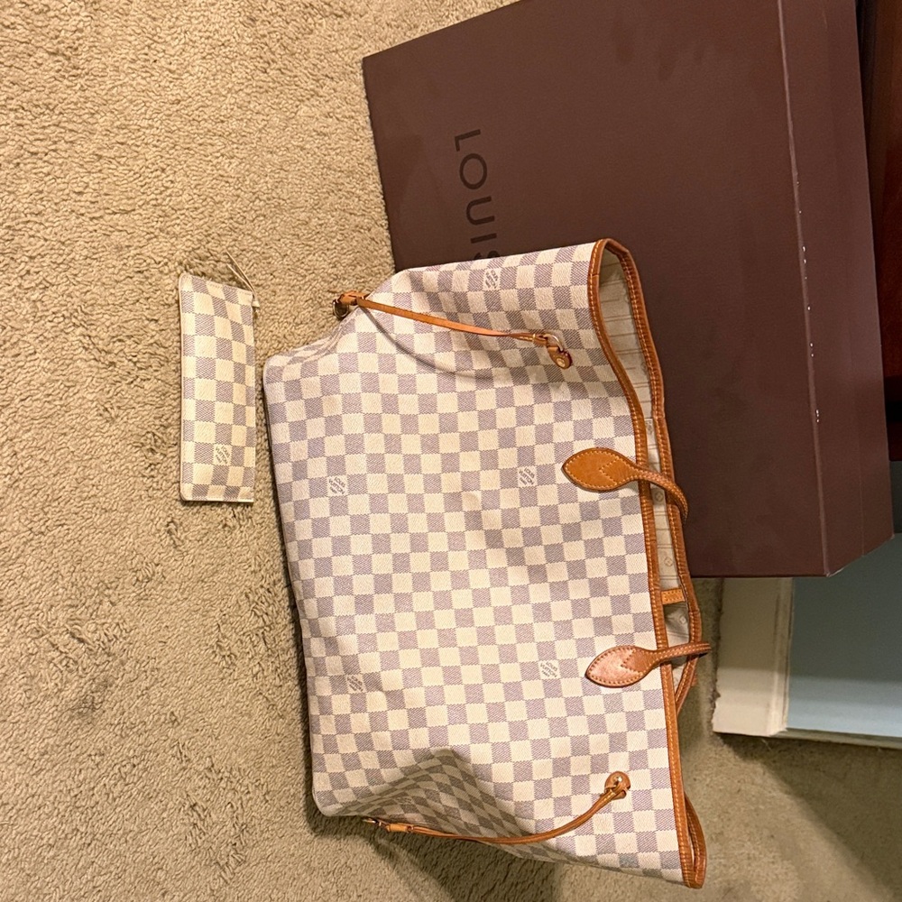 Louis Vuitton Damier Azur Canvas Neverfull Tote in White and Brown Trim w/ coin - Picture 3 of 5